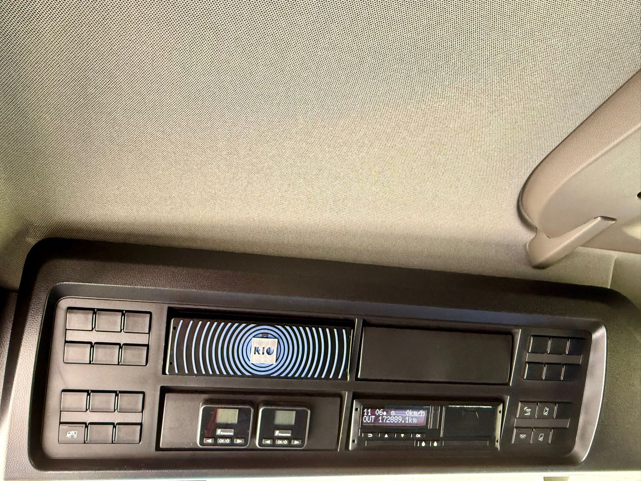 Isothermal truck MAN 18.320 / IZOTERMA / GRZANA / WINDA / 20 EUROPALET / AUTOMAT / 170 TYŚ KM / 2021 R / SYPIALKA / CAŁY NA PODUSZKACH / SPROWADZONY / JAK NOWY: picture 15 Isothermal truck MAN 18.320 / IZOTERMA / GRZANA / WINDA / 20 EUROPALET / AUTOMAT / 170 TYŚ KM / 2021 R / SYPIALKA / CAŁY NA PODUSZKACH / SPROWADZONY / JAK NOWY: picture 15