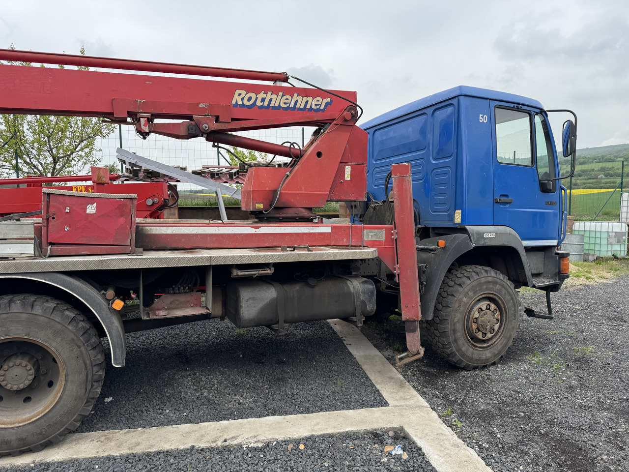 MAN 8-163 / 4X4 / PODNOŚNIK KOSZOWY / NISKI PRZEBIEG - Crane truck: picture 3 MAN 8-163 / 4X4 / PODNOŚNIK KOSZOWY / NISKI PRZEBIEG - Crane truck: picture 3