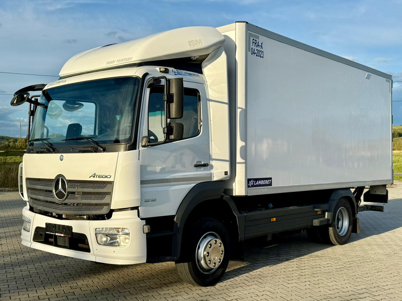 MERCEDES-BENZ ATEGO 1218 / CHŁODNIA / IZOTERMA / WINDA / 5.10 M DŁUGOŚCI / LAMBERET / AUTOMAT / 2017 ROK / 410 TYŚ KM - Refrigerator truck: picture 2 MERCEDES-BENZ ATEGO 1218 / CHŁODNIA / IZOTERMA / WINDA / 5.10 M DŁUGOŚCI / LAMBERET / AUTOMAT / 2017 ROK / 410 TYŚ KM - Refrigerator truck: picture 2