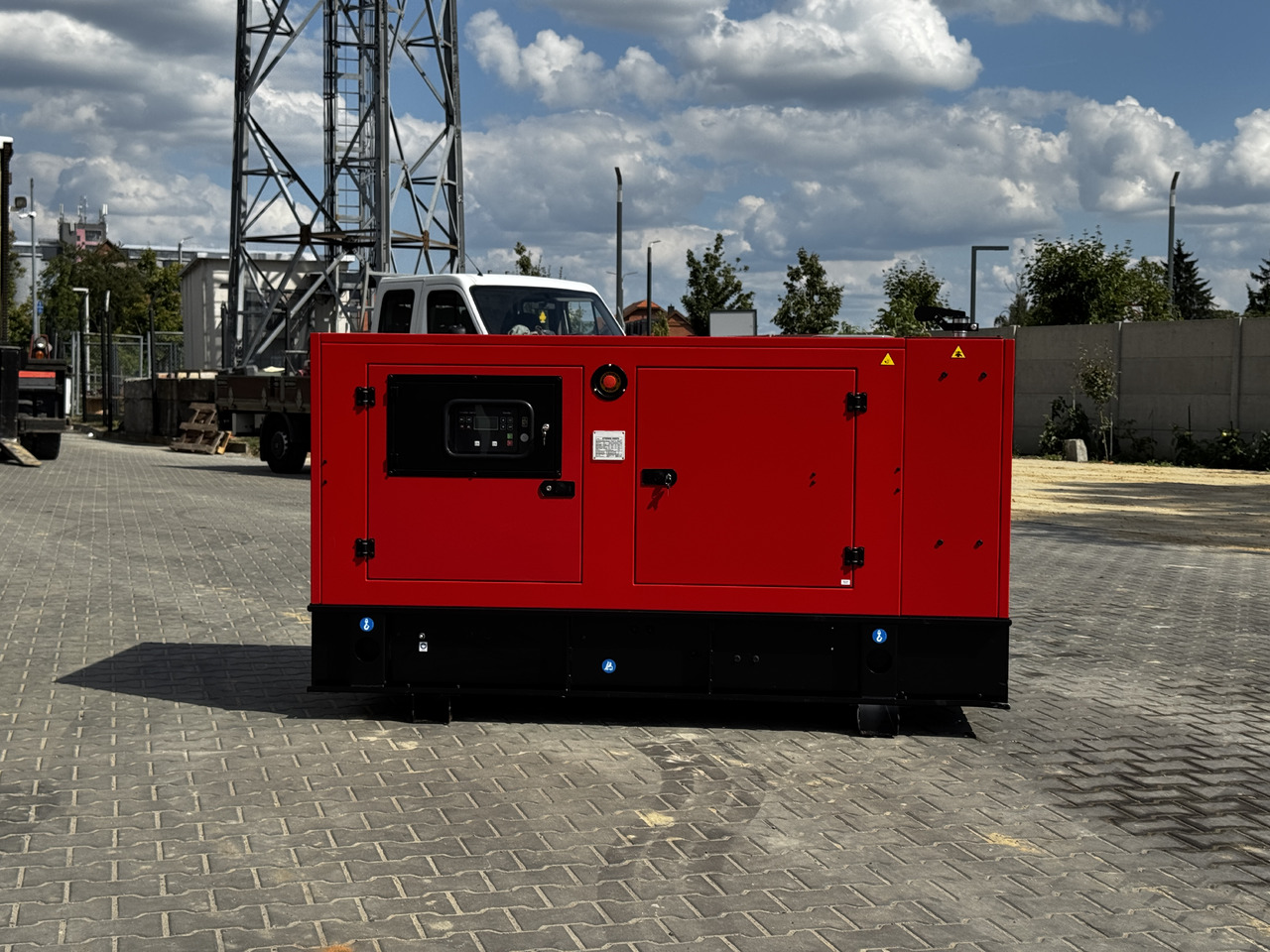 PERKINS 60 kVA / 48 kW - Generator set: picture 1 PERKINS 60 kVA / 48 kW - Generator set: picture 1