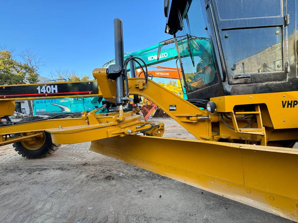Grader CAT 140 H: picture 12