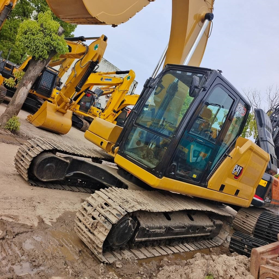 Crawler excavator CAT 320 GC: picture 9