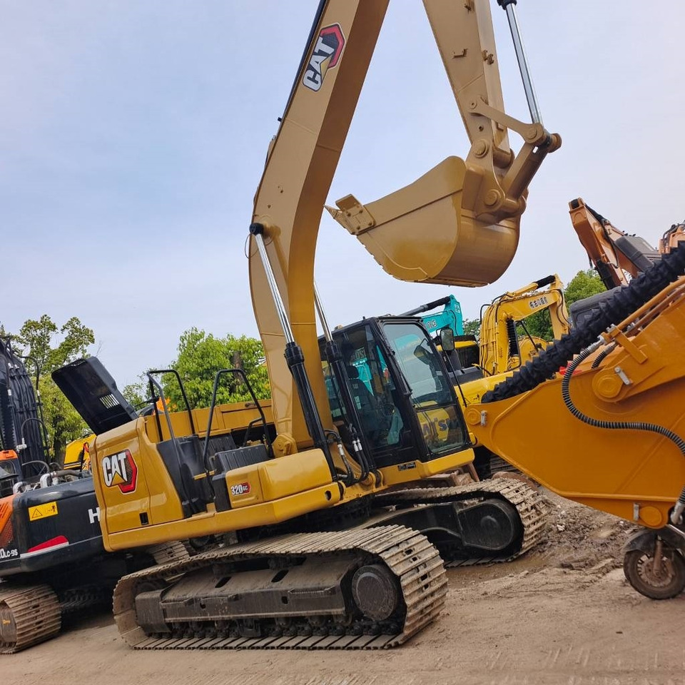 Crawler excavator CAT 320 GC: picture 26