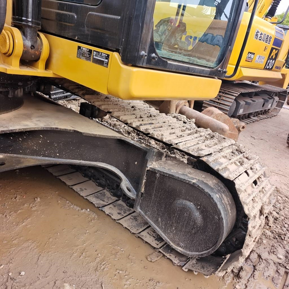 Crawler excavator CAT 320 GC: picture 20