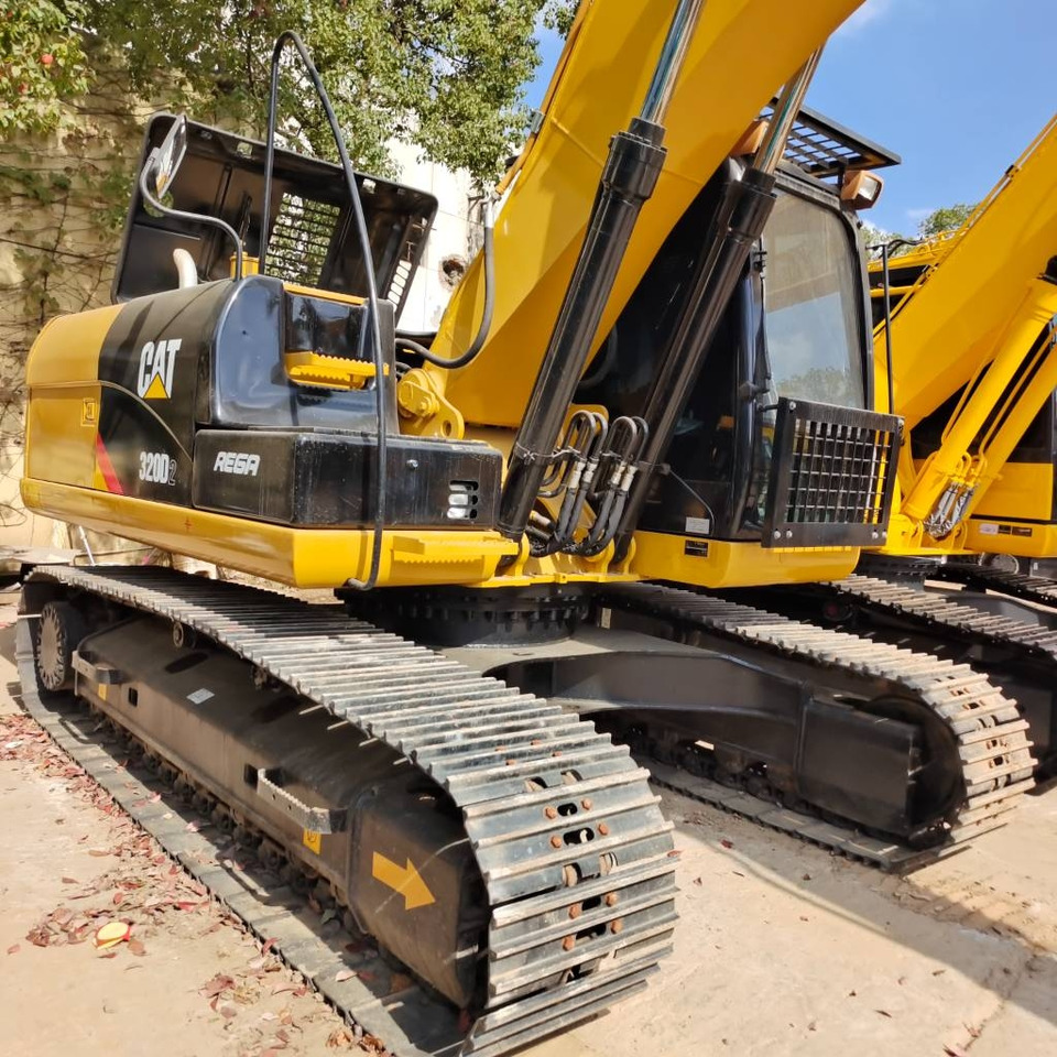 CAT 320D2 - Crawler excavator: picture 1 CAT 320D2 - Crawler excavator: picture 1