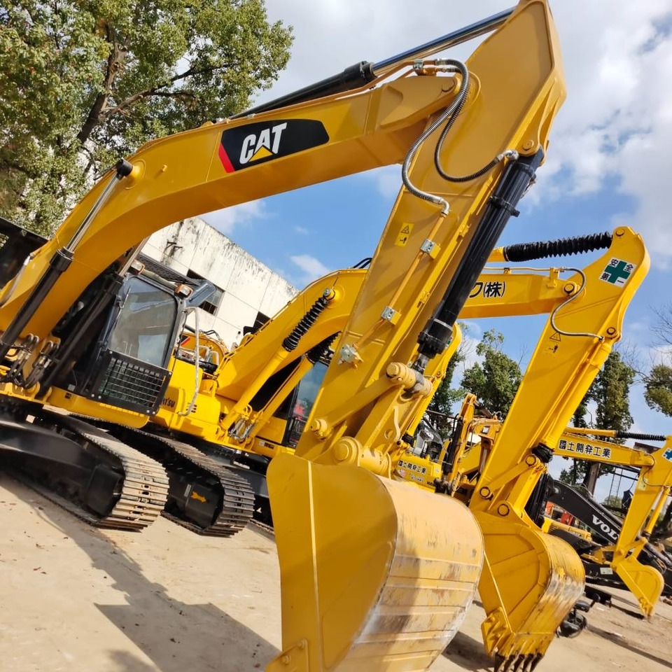 CAT 320D2 - Crawler excavator: picture 3 CAT 320D2 - Crawler excavator: picture 3