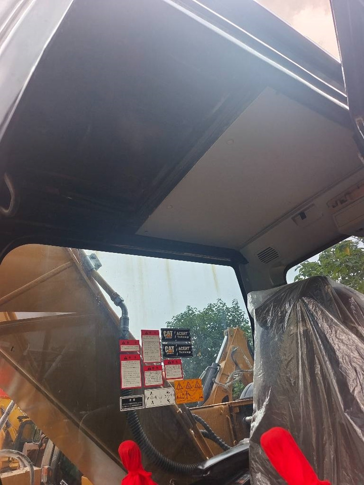 CAT 320D2L - Crawler excavator: picture 5 CAT 320D2L - Crawler excavator: picture 5