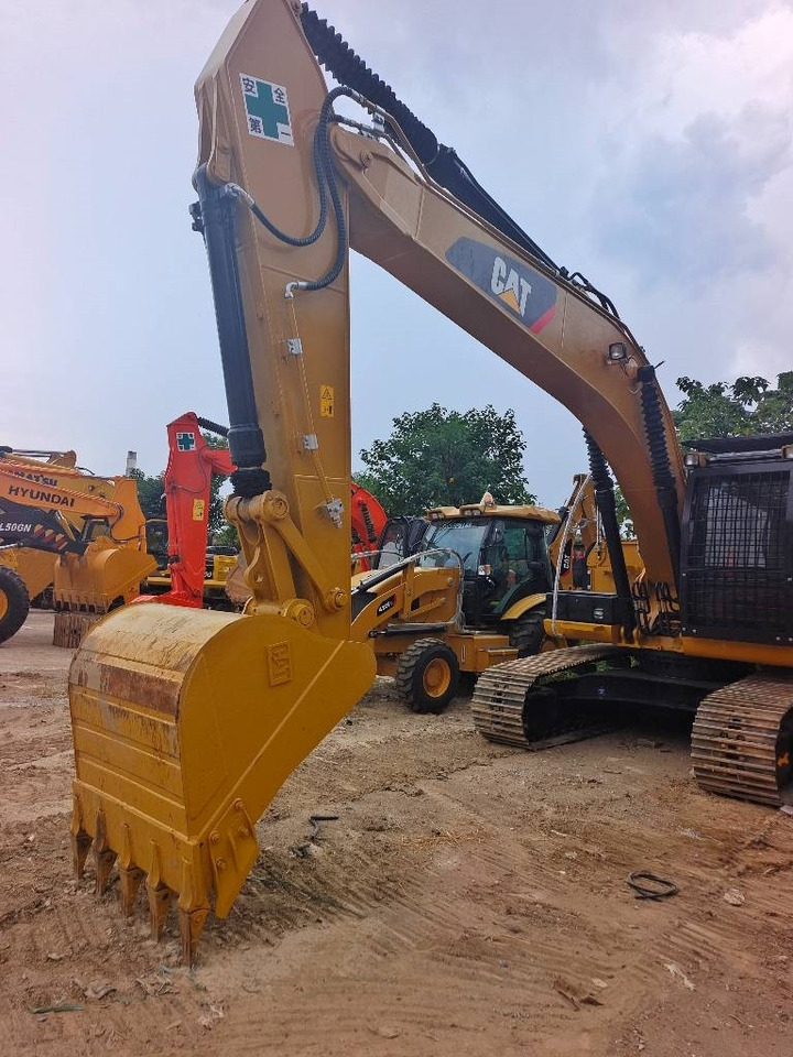 CAT 320D2L - Crawler excavator: picture 3 CAT 320D2L - Crawler excavator: picture 3