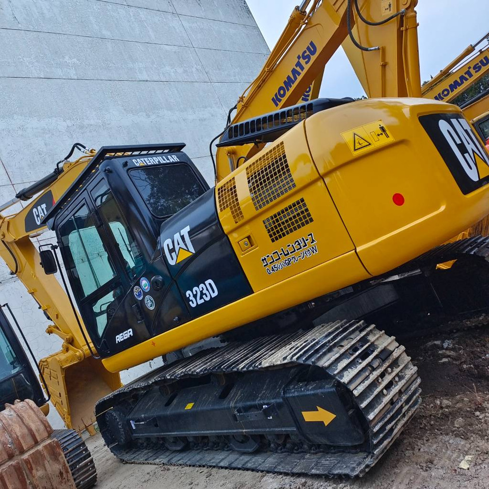 CAT 323 D - Crawler excavator: picture 1 CAT 323 D - Crawler excavator: picture 1