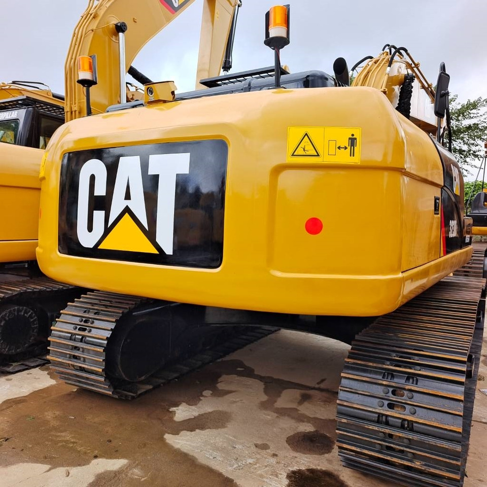 CAT 323 D - Crawler excavator: picture 2 CAT 323 D - Crawler excavator: picture 2