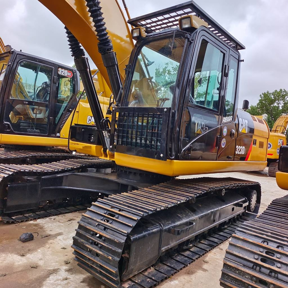 CAT 323 D - Crawler excavator: picture 1 CAT 323 D - Crawler excavator: picture 1