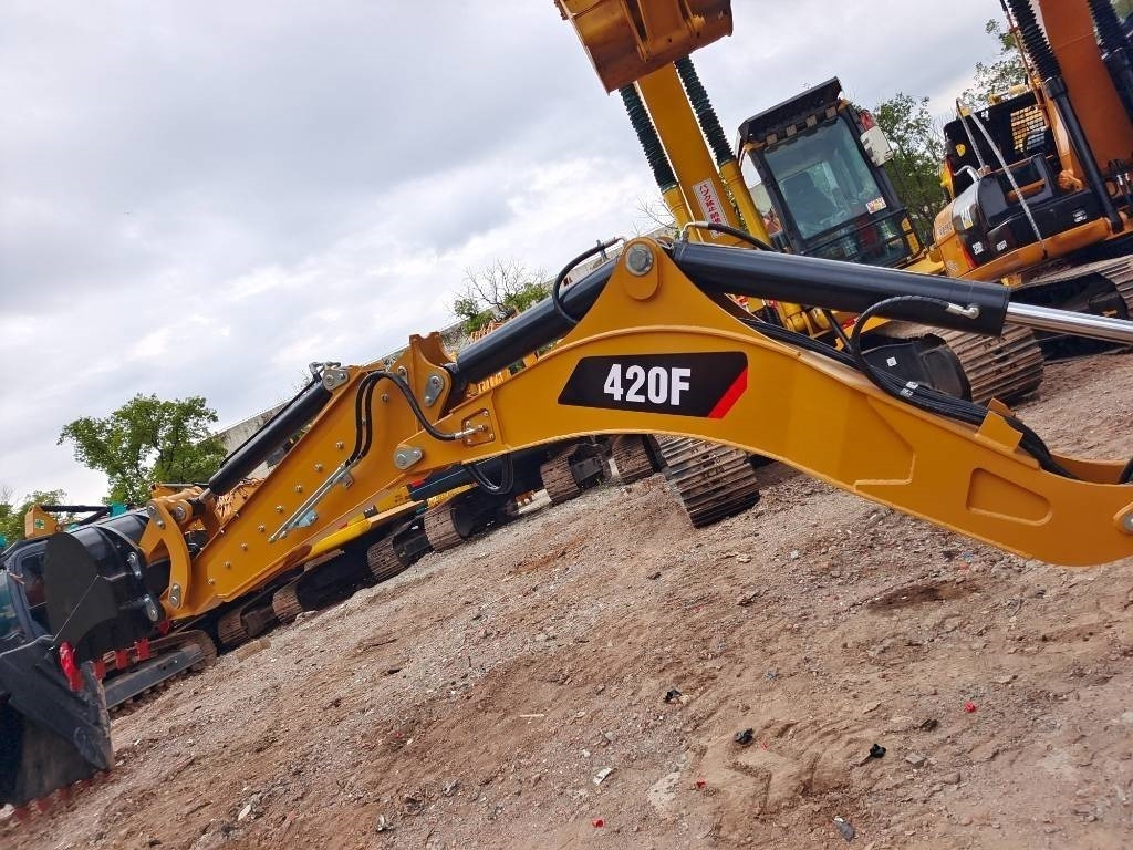 CAT 420 F - Crawler excavator: picture 5 CAT 420 F - Crawler excavator: picture 5
