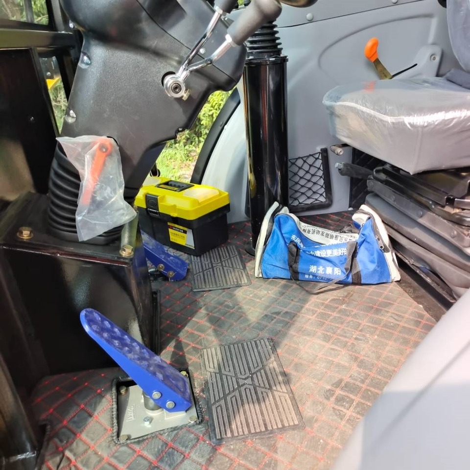 CAT 420F Brand New Machine - Crawler excavator: picture 5 CAT 420F Brand New Machine - Crawler excavator: picture 5