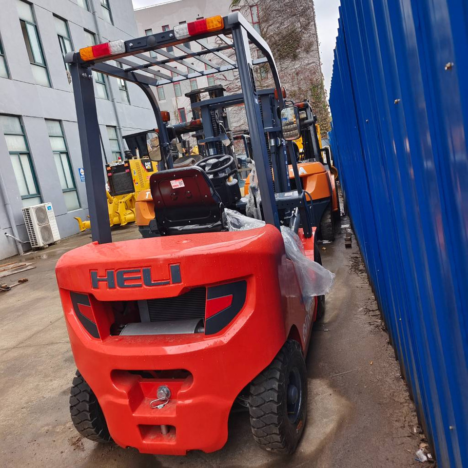 Heli FD30 - Diesel forklift: picture 4 Heli FD30 - Diesel forklift: picture 4