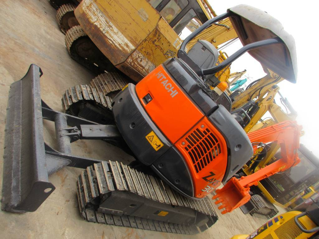 Mini excavator Hitachi ZX 30 U: picture 7