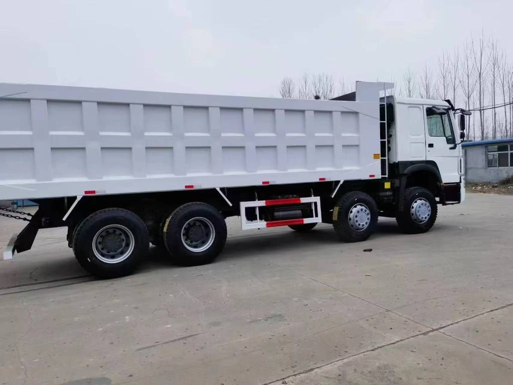 Howo 371 8X4 - Tipper trailer: picture 4 Howo 371 8X4 - Tipper trailer: picture 4