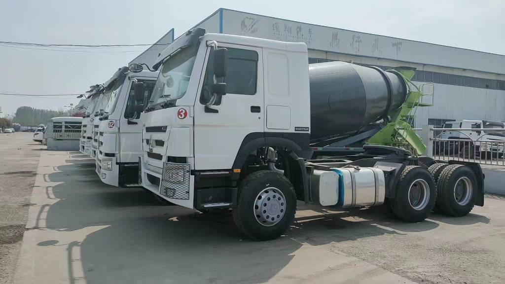 Concrete mixer Howo 380: picture 10