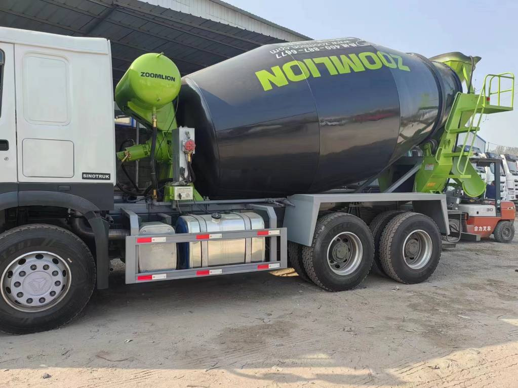Concrete mixer Howo 380: picture 13