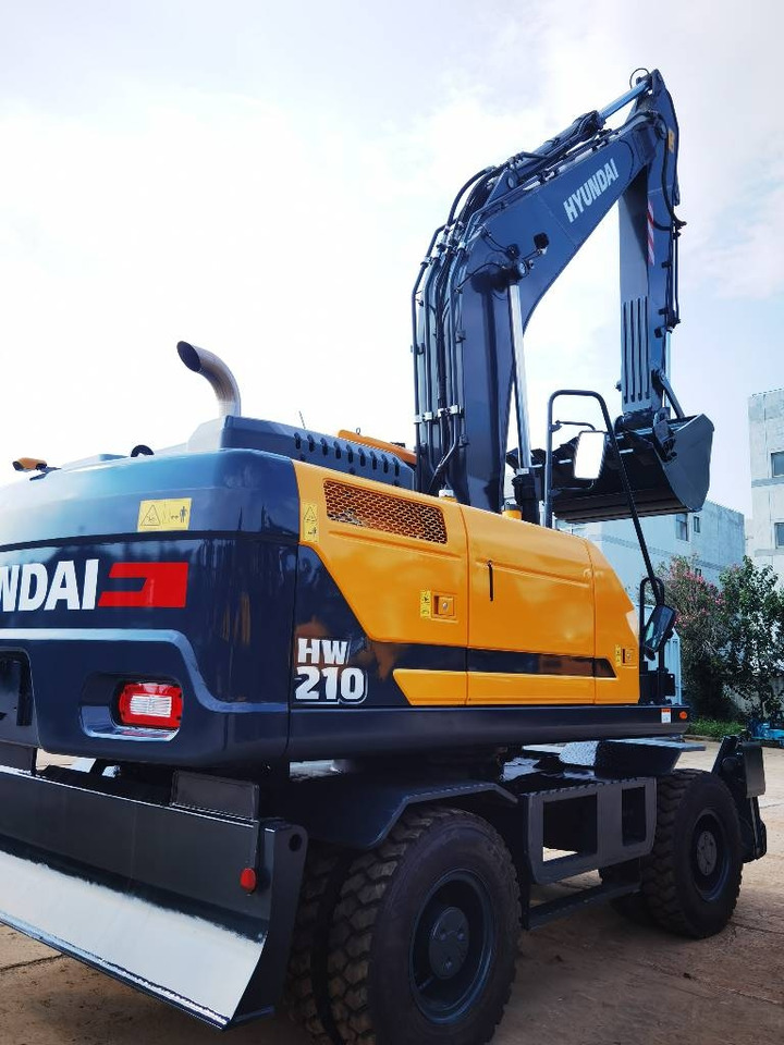 Hyundai 210W-9 - Wheel excavator: picture 1 Hyundai 210W-9 - Wheel excavator: picture 1