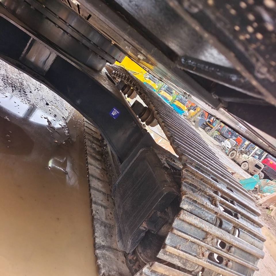 Crawler excavator Hyundai 220 LC-9S: picture 11