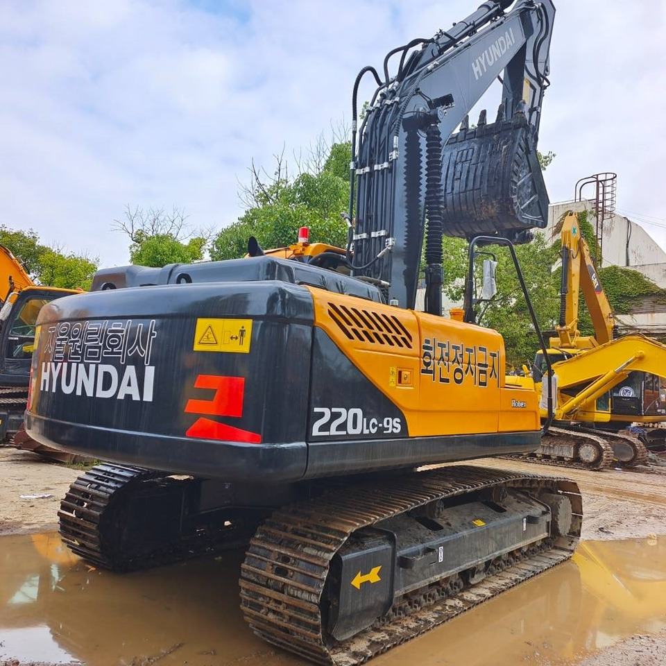 Crawler excavator Hyundai 220 LC-9S: picture 14