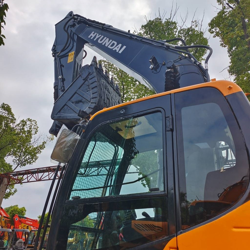 Crawler excavator Hyundai 220 LC-9S: picture 36