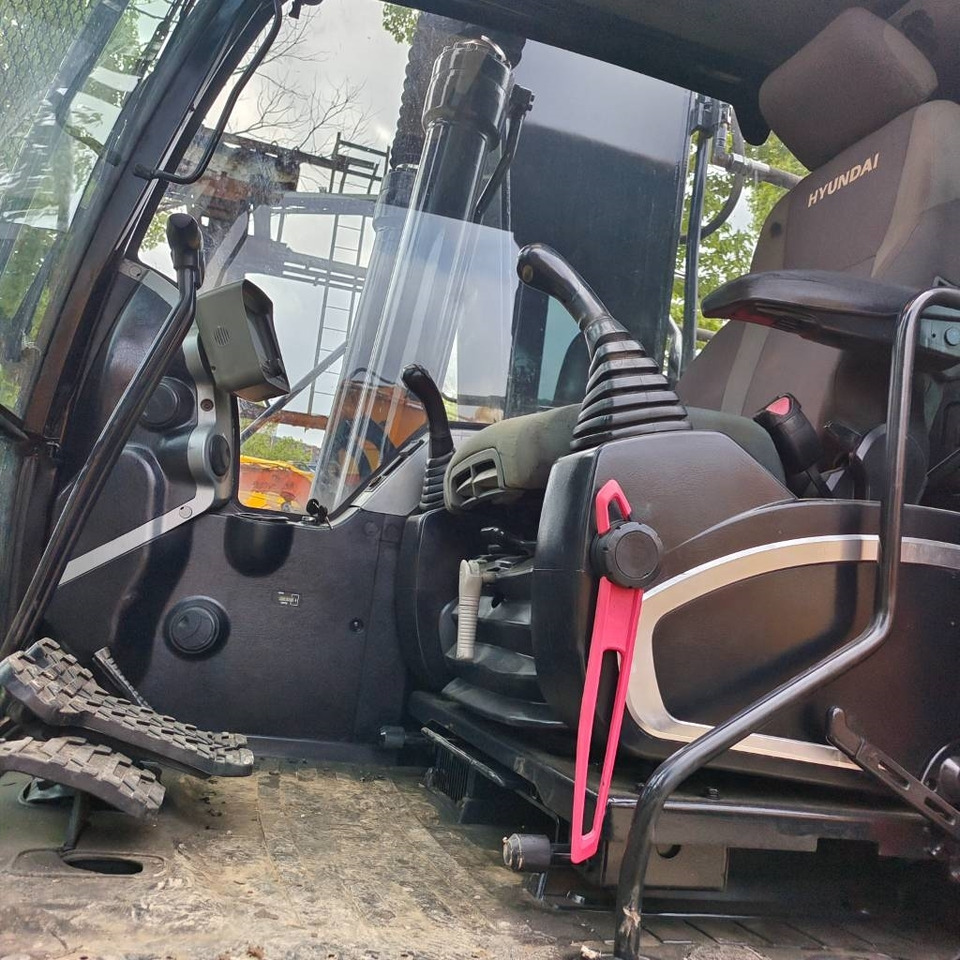 Crawler excavator Hyundai 220 LC-9S: picture 34