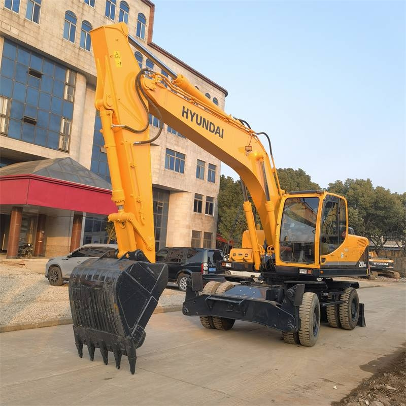 Hyundai HW 210 A - Crawler excavator: picture 1 Hyundai HW 210 A - Crawler excavator: picture 1