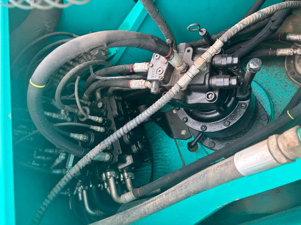 Crawler excavator Kobelco SK 210: picture 12
