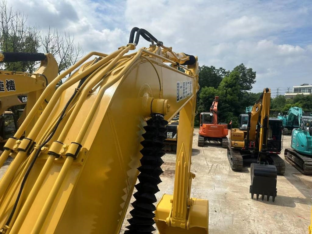 Komatsu PC 220 - Crawler excavator: picture 3 Komatsu PC 220 - Crawler excavator: picture 3