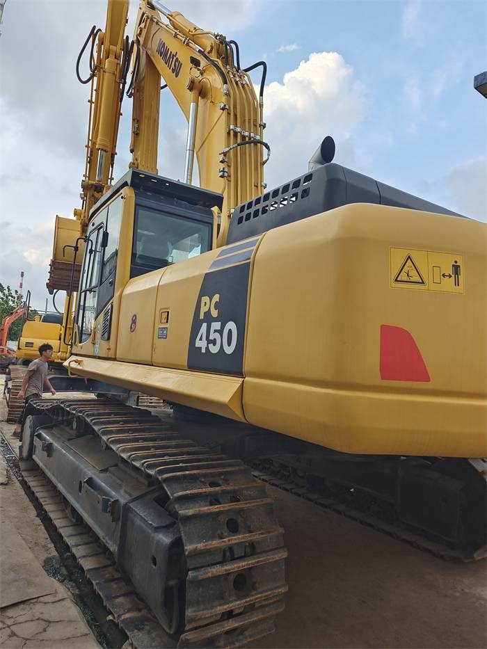 Crawler excavator Komatsu PC 450: picture 1