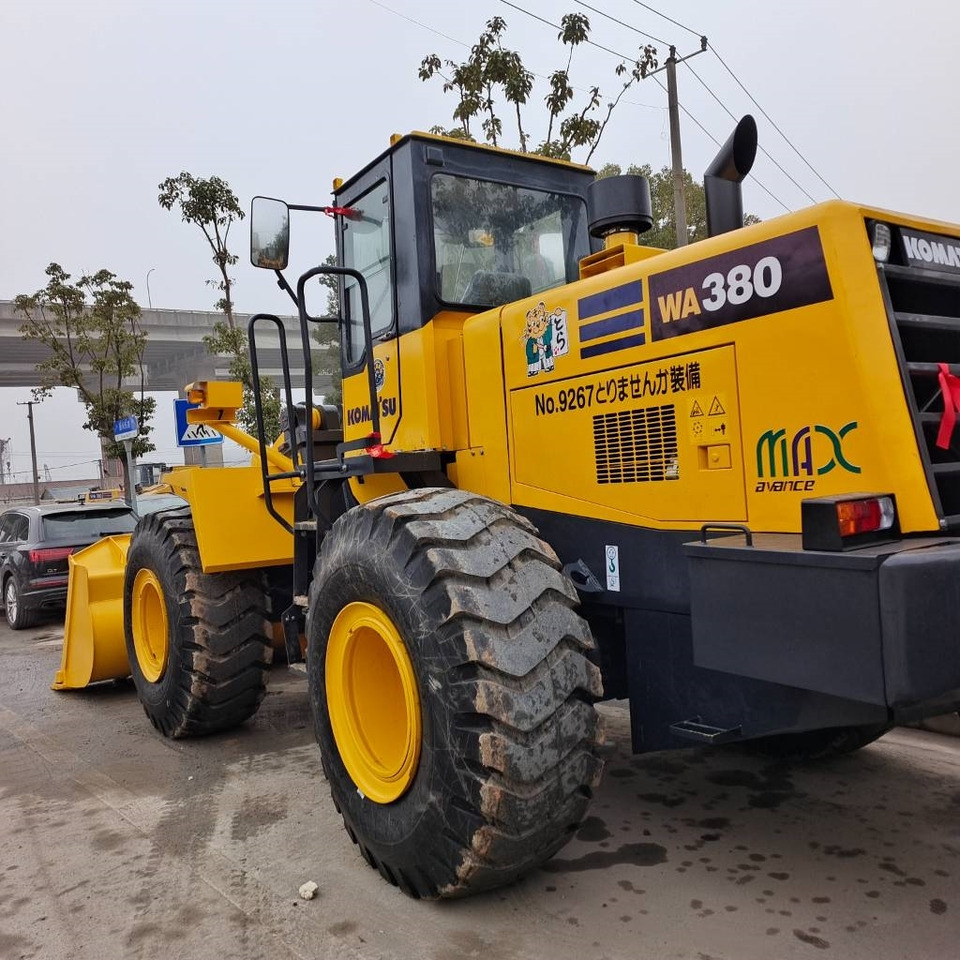 Komatsu WA 380 - Wheel loader: picture 2 Komatsu WA 380 - Wheel loader: picture 2