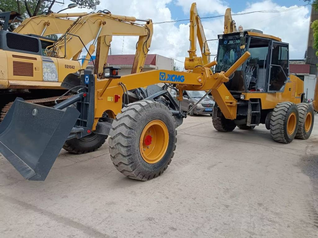 XCMG GR 2153 - Grader: picture 1 XCMG GR 2153 - Grader: picture 1