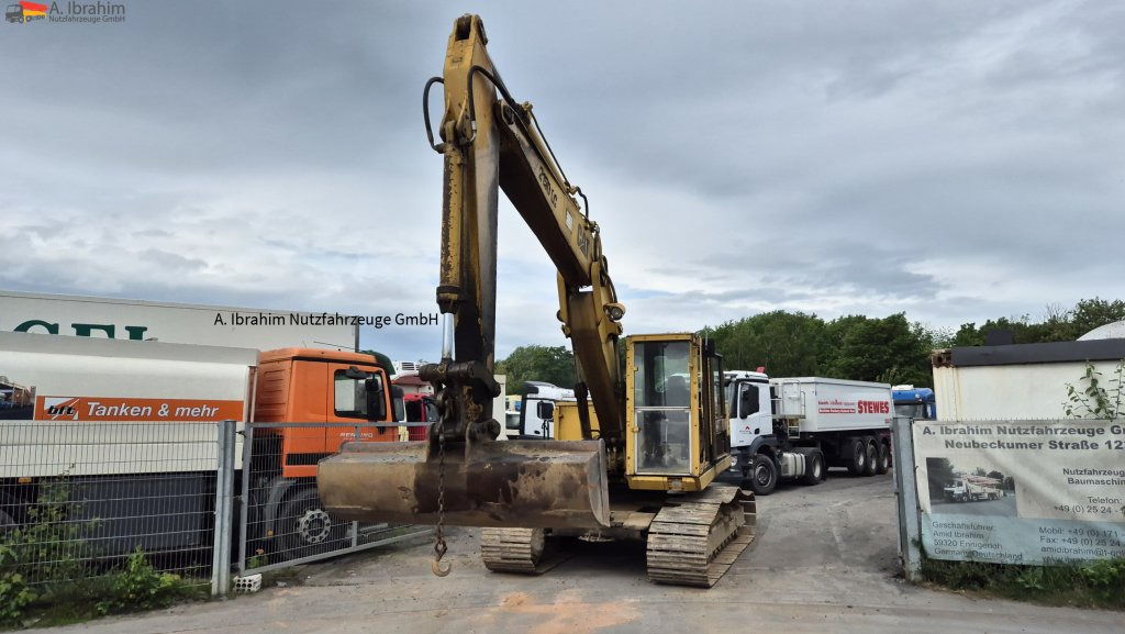 Crawler excavator CAT 215 DLC Zustand normal, Hydraulik trocken: picture 8