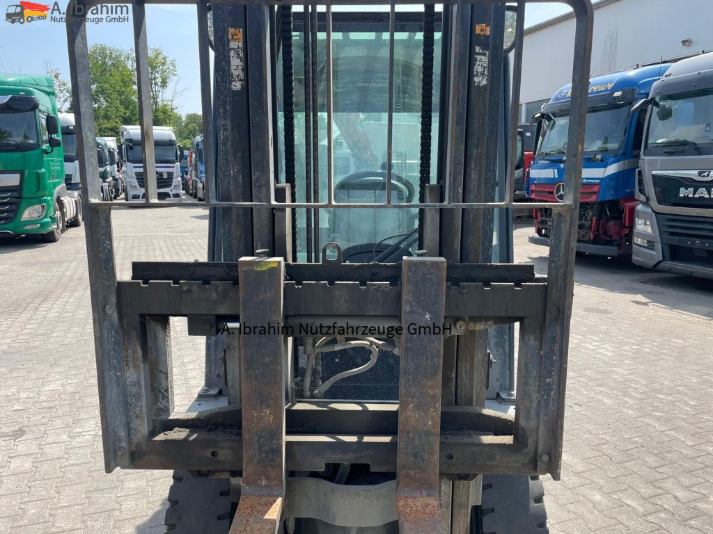 Doosan D30S-7 3000 kg Tragkraft Guter Zustand - Diesel forklift: picture 2 Doosan D30S-7 3000 kg Tragkraft Guter Zustand - Diesel forklift: picture 2