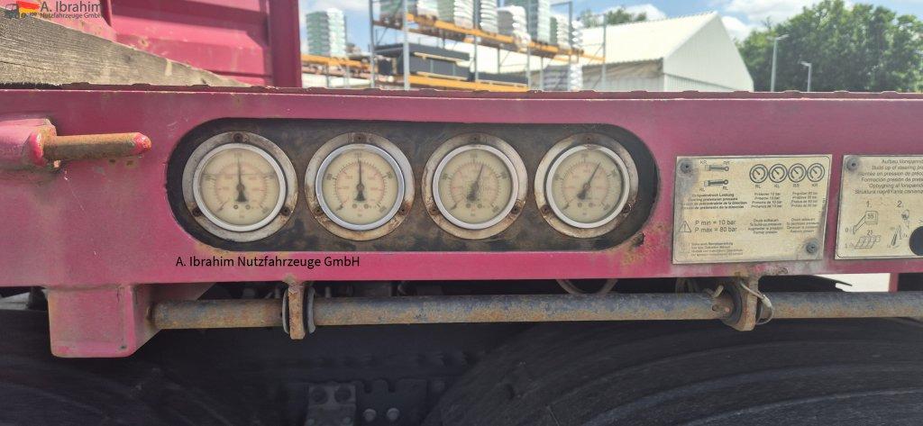 Goldhofer STZ-TBL3-33/80 Tiefbett mit Rampen Lenkung mit FB - Low loader semi-trailer: picture 5 Goldhofer STZ-TBL3-33/80 Tiefbett mit Rampen Lenkung mit FB - Low loader semi-trailer: picture 5