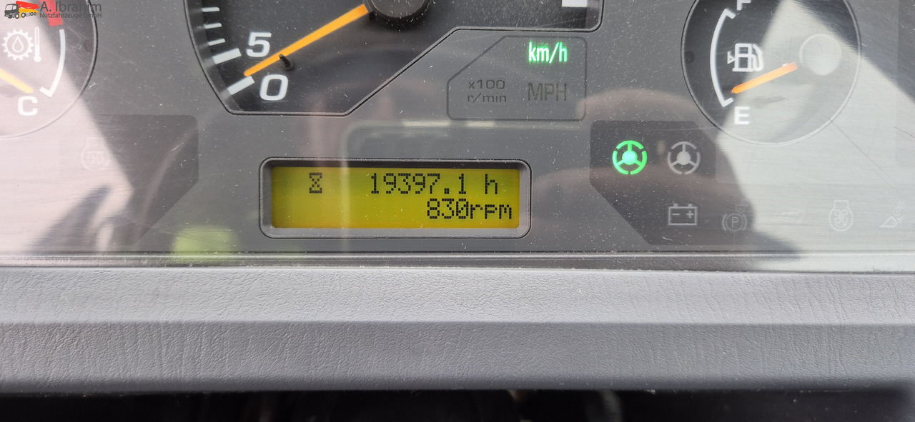 Komatsu WA 250 Zustand technisch ok, optisch 3-4 Unterlagen vorhanden - Wheel loader: picture 2 Komatsu WA 250 Zustand technisch ok, optisch 3-4 Unterlagen vorhanden - Wheel loader: picture 2