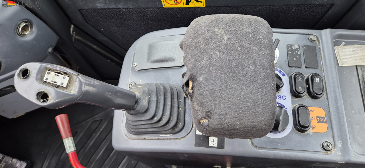 Komatsu WA 250 Zustand technisch ok, optisch 3-4 Unterlagen vorhanden - Wheel loader: picture 4 Komatsu WA 250 Zustand technisch ok, optisch 3-4 Unterlagen vorhanden - Wheel loader: picture 4