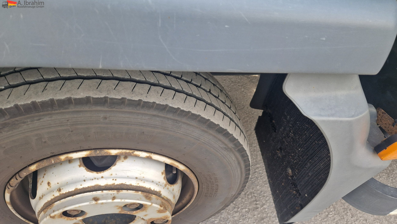 MAN 8.180 Thermokingkühlung - 30 ° sauber, 3. Gang kratzt, voll fahrbereit on lease MAN 8.180 Thermokingkühlung - 30 ° sauber, 3. Gang kratzt, voll fahrbereit: picture 6 MAN 8.180 Thermokingkühlung - 30 ° sauber, 3. Gang kratzt, voll fahrbereit on lease MAN 8.180 Thermokingkühlung - 30 ° sauber, 3. Gang kratzt, voll fahrbereit: picture 6