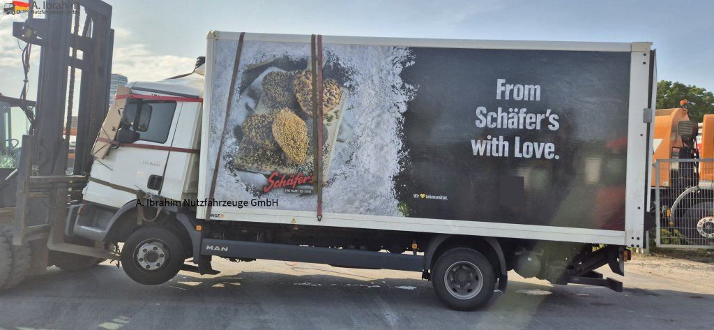 MAN TGL 8.160 4x2 Brotkoffer mit Kühlfach nicht fahrbereit ! nicht rollfähig - Refrigerated van: picture 1 MAN TGL 8.160 4x2 Brotkoffer mit Kühlfach nicht fahrbereit ! nicht rollfähig - Refrigerated van: picture 1
