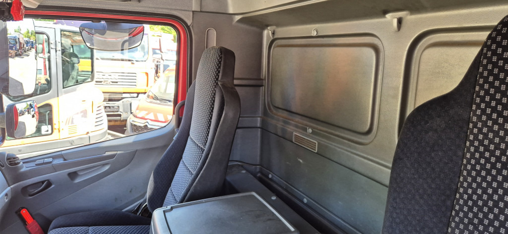 Mercedes-Benz 1829L Staplerhalterung, , Schiebeplane - Curtainsider truck: picture 5 Mercedes-Benz 1829L Staplerhalterung, , Schiebeplane - Curtainsider truck: picture 5