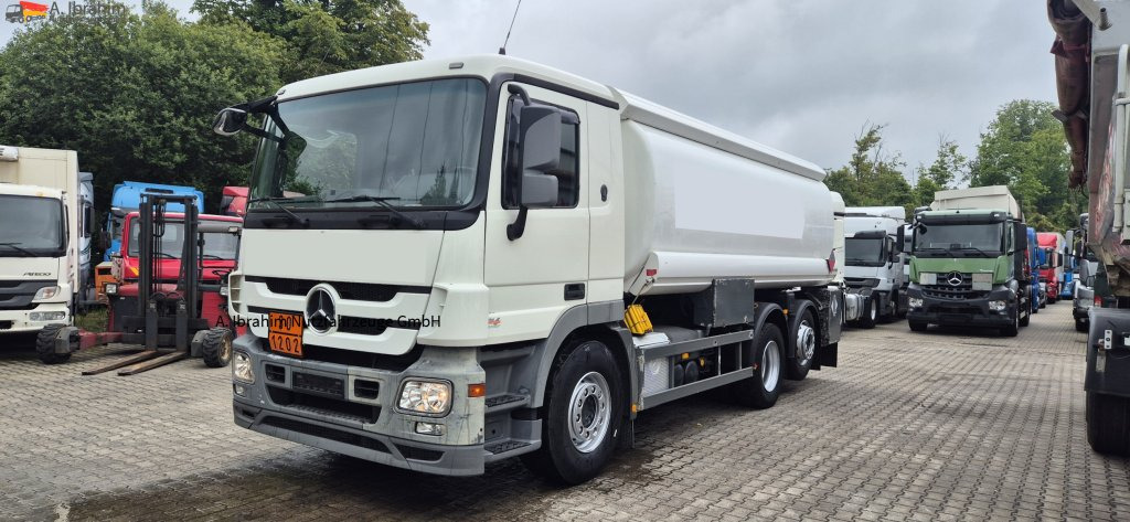 Mercedes-Benz 2536 L 3 Kammer 19500 L Oben Unten Befüllung - Tank truck: picture 1 Mercedes-Benz 2536 L 3 Kammer 19500 L Oben Unten Befüllung - Tank truck: picture 1
