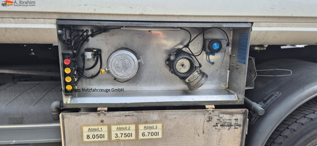 Mercedes-Benz 2536 L 3 Kammer 19500 L Oben Unten Befüllung - Tank truck: picture 5 Mercedes-Benz 2536 L 3 Kammer 19500 L Oben Unten Befüllung - Tank truck: picture 5