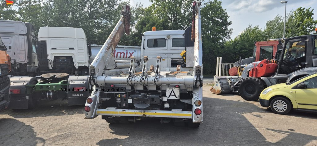 Skip loader truck Mercedes-Benz 2544 L Meiller Absetzkipper 6x2, Vorlauf-Lenkachse: picture 11