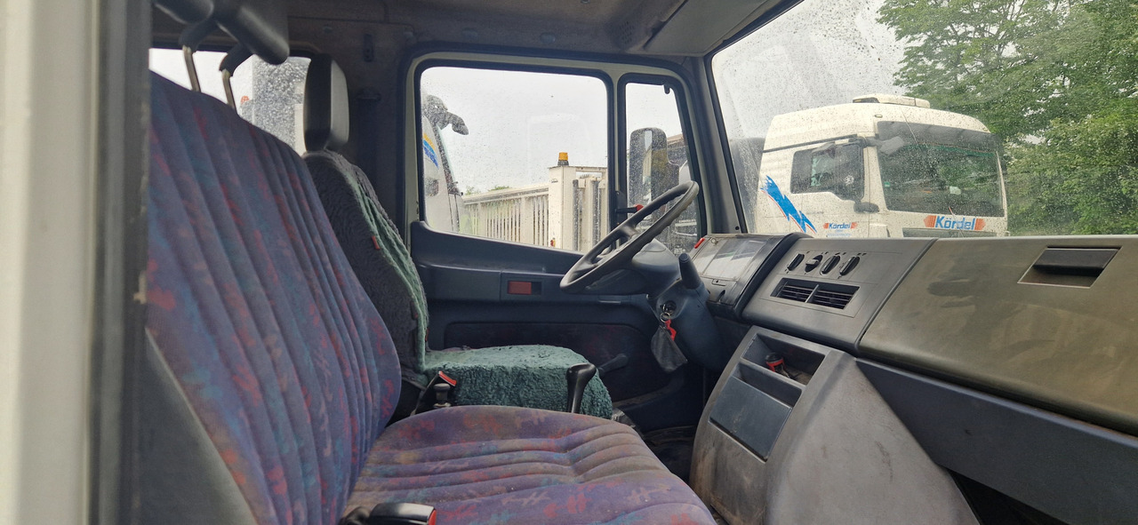 Mercedes-Benz 615D Doka Pritsche, Zustand gut - Flatbed van, Combi van: picture 2 Mercedes-Benz 615D Doka Pritsche, Zustand gut - Flatbed van, Combi van: picture 2