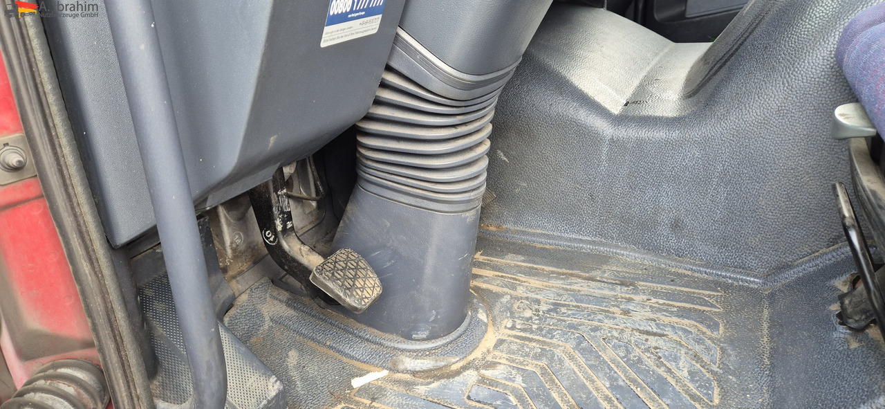 Mercedes-Benz Atego 823 LBW | Radstand 4900 mm | 7.2 m Pritsche Klima | 3 Pedals - Curtain side van: picture 4 Mercedes-Benz Atego 823 LBW | Radstand 4900 mm | 7.2 m Pritsche Klima | 3 Pedals - Curtain side van: picture 4