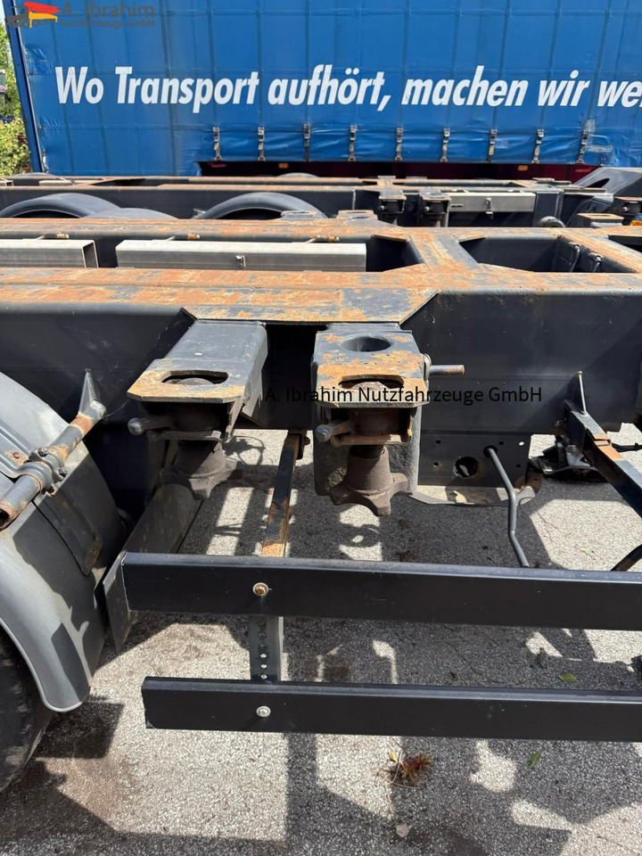Renders Euro 800 2x20, 1x30,40,45 ft - Container transporter/ Swap body semi-trailer: picture 3 Renders Euro 800 2x20, 1x30,40,45 ft - Container transporter/ Swap body semi-trailer: picture 3