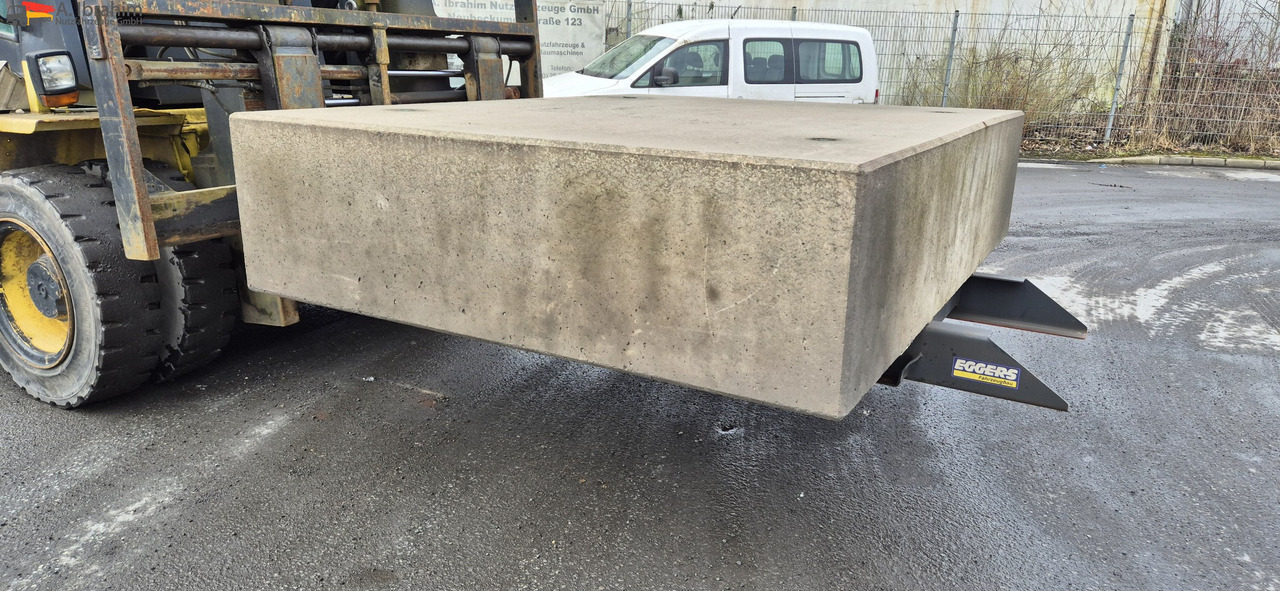 Tractor unit Mercedes-Benz Kontergewicht für SZM 8000 - 9000 kg mehr als 10 Stck.: picture 14