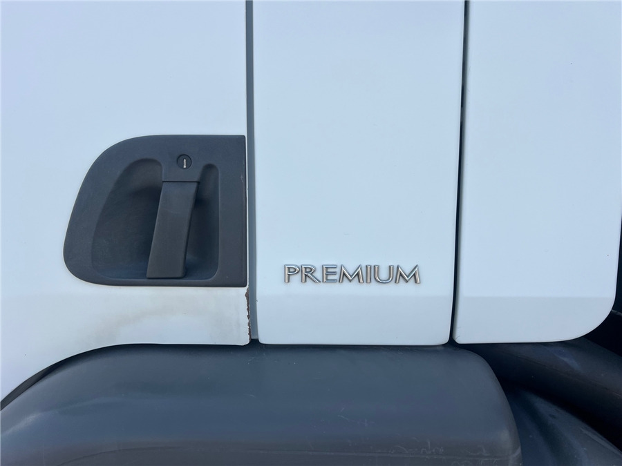 Curtainsider truck Renault PREMIUM 370: picture 15