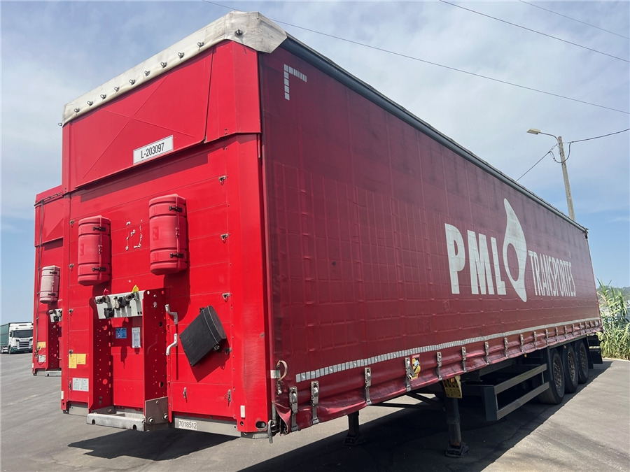 SCHMITZ CARGOBULL SCB-S3T TETO ELEVAR - Curtainsider semi-trailer: picture 1 SCHMITZ CARGOBULL SCB-S3T TETO ELEVAR - Curtainsider semi-trailer: picture 1